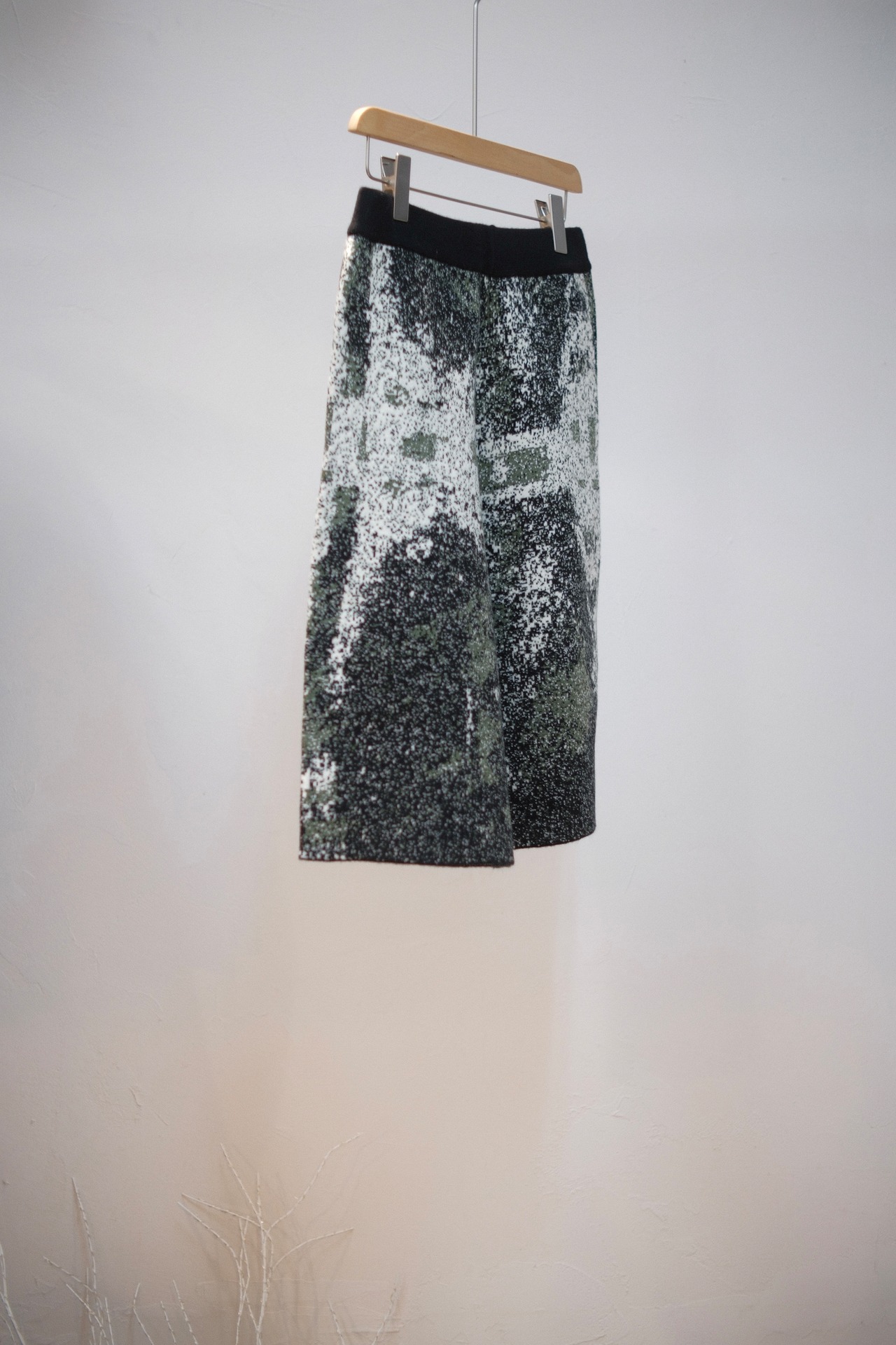 Nuance Jacquard Half Knit Pants / WHITE BLACK - 4