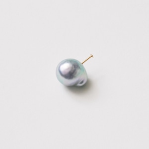 “daughter” Akoya pearl single earring /semi baroque