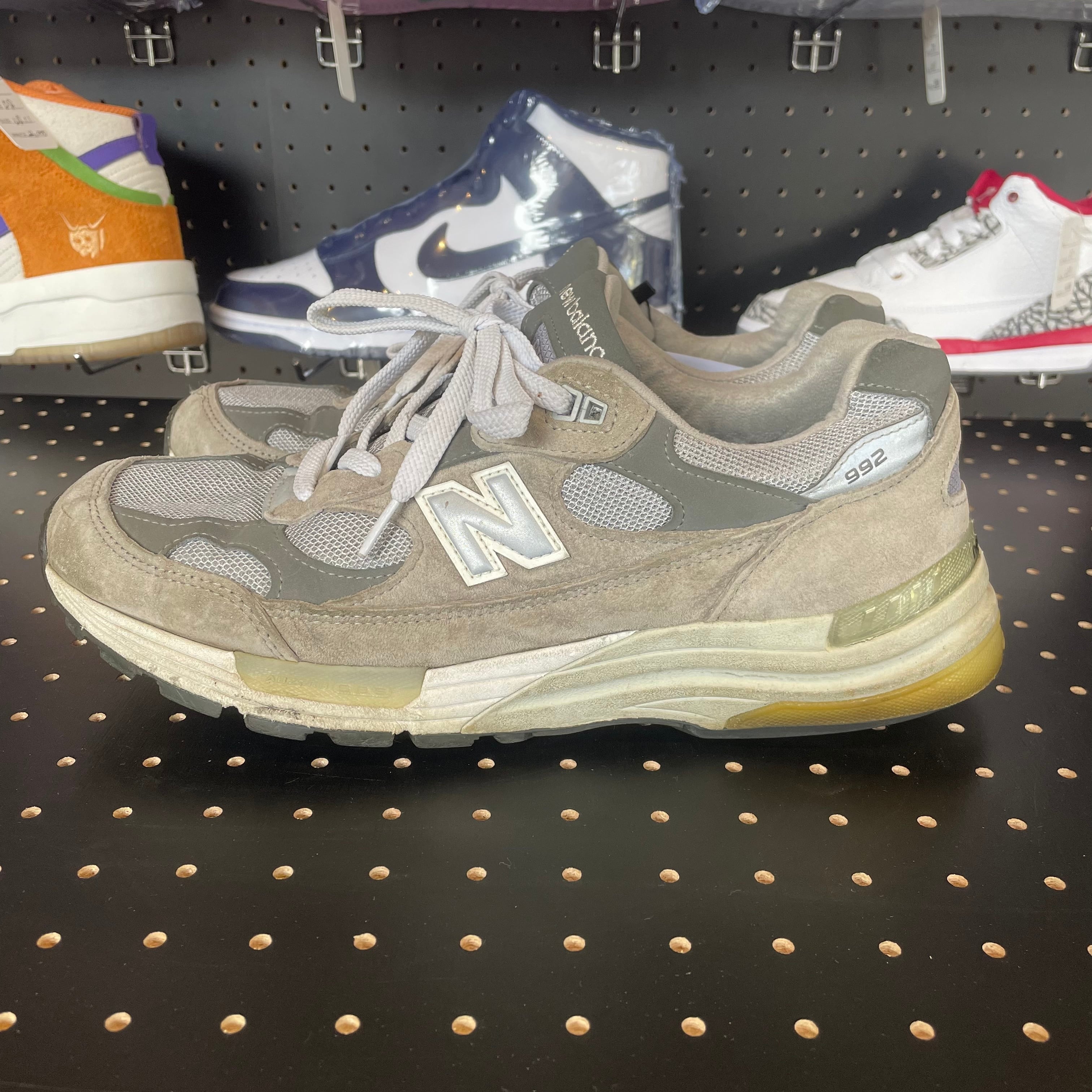 new balance M992GR