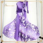 社交ダンス 衣装 スタンダード 上下セット ツーピース パーティ衣装 オールシーズン ICHIOKU イチオク 紫 パープル系 シルバー系 花柄 パーティドレス ドレスアップ 薄手 軽量 きらめき おしゃれ シルエット フローイング コスチューム ダンスウエア 春夏秋冬 フェミニン エレガント 人気モデル レディース サイズ調整可能 ストレッチ素材 ポリエステル ポリウレタン