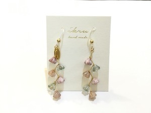 ikru  小さなお花のピアス