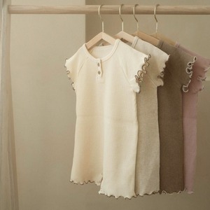 ベビー　夏新作 韓国風  ウエッブ編みとウェーバー裾 2つボタン ロンパース