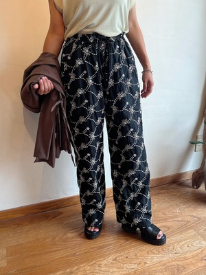 MEYAME / EMBROIDERED COZY PANTS