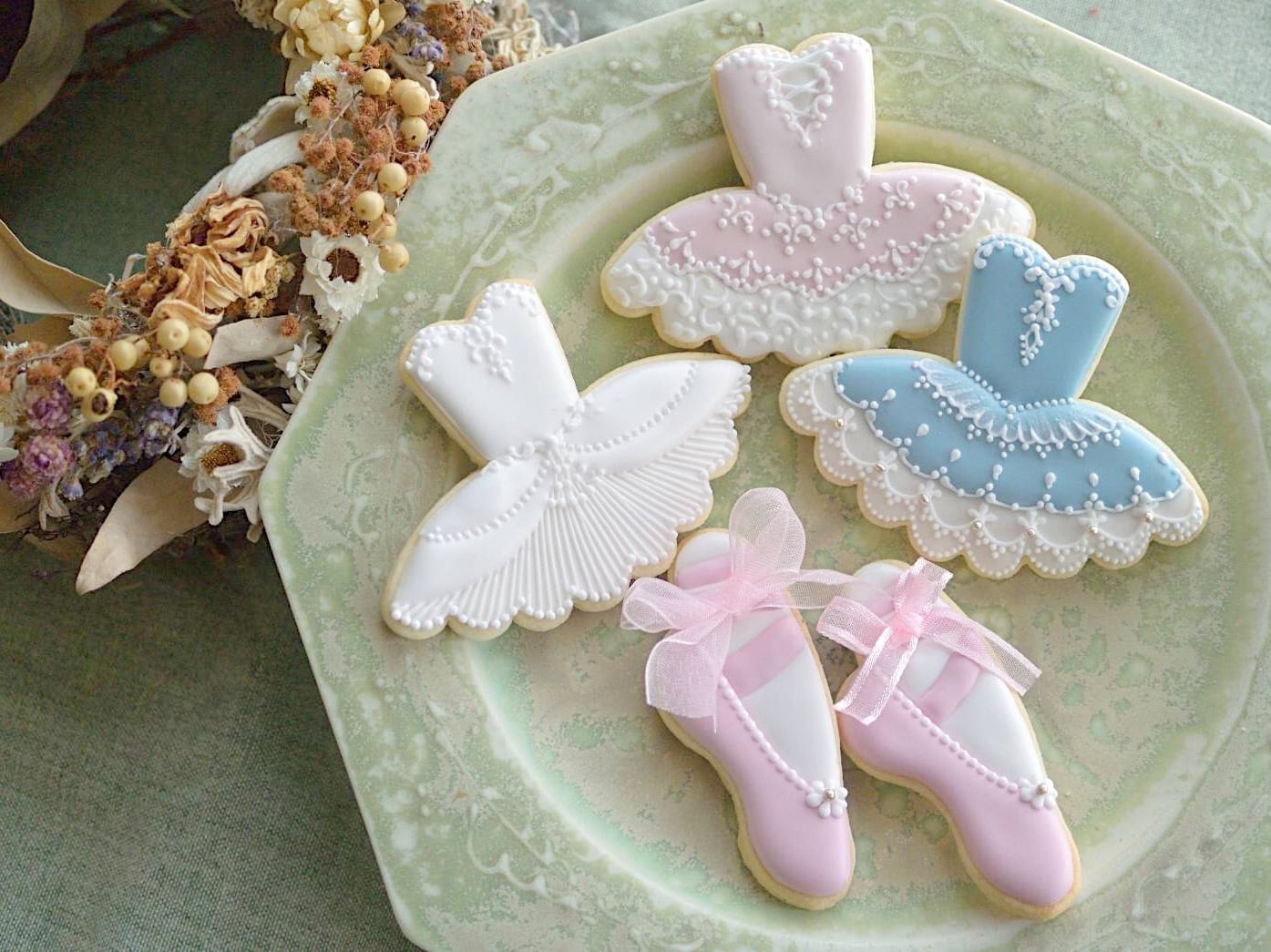 新品　エルサドレス　ポンチョ　靴　グリッターバレエシューズ　カチューシャ 新品 エルサドレス ポンチョ 靴 グリッターバレエシューズ