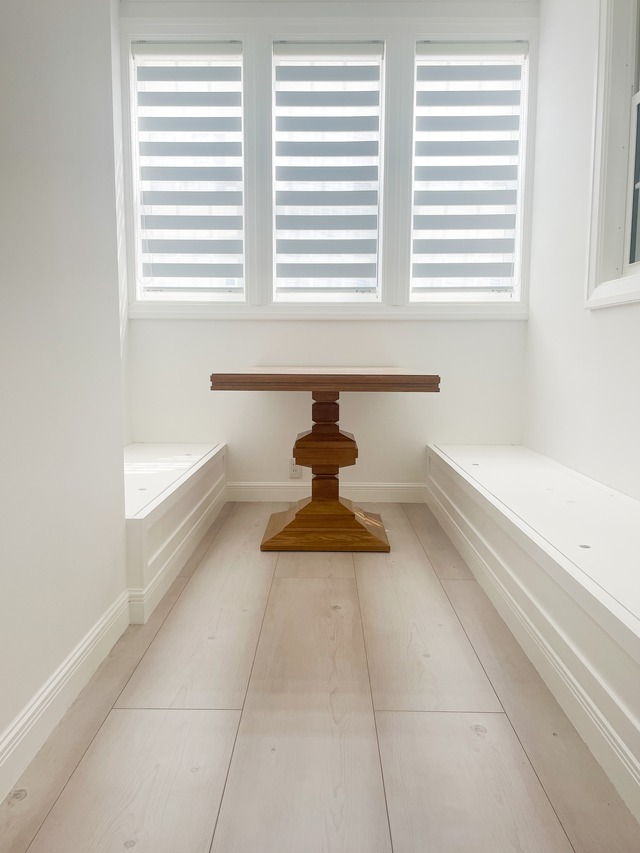 ホワイトオーク材センターテーブル “特注脚”(モダンアンティークスタイル) W1300×D800