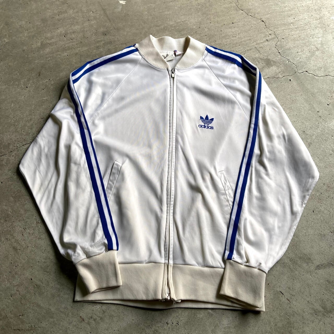 USA製 80年代 ヴィンテージ adidas アディダス ATP ジャージ トラックジャケット メンズS 古着 白 ホワイト  ワンポイントロゴ刺?【ジャージ・トラックジャケット】【FM1023】【WS2202-15】 | cave 古着屋【公式】古着通販サイト