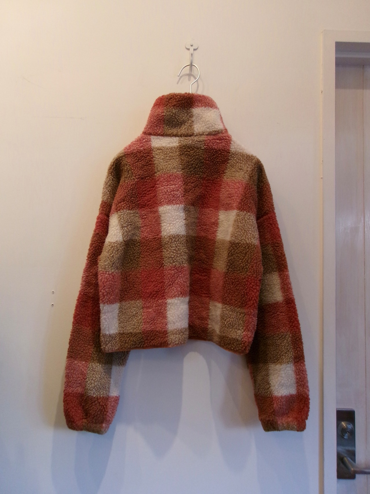 Short boa pullover top