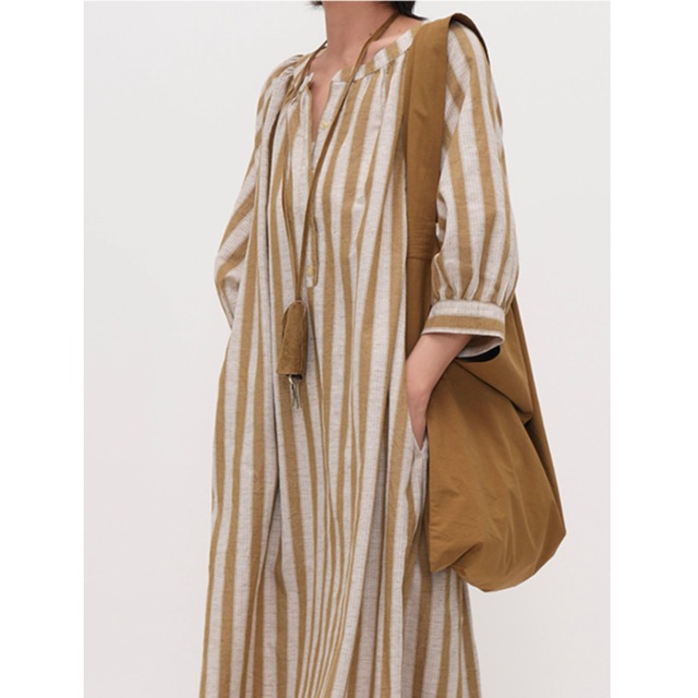 【ストライプ柄マキシ丈ラウンドネックワンピース】P01292