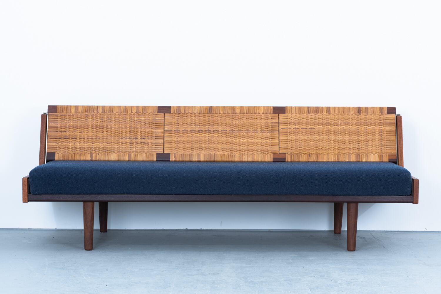 sofa | ソファ | kaikki gallery | 北欧ヴィンテージ家具のオンライン