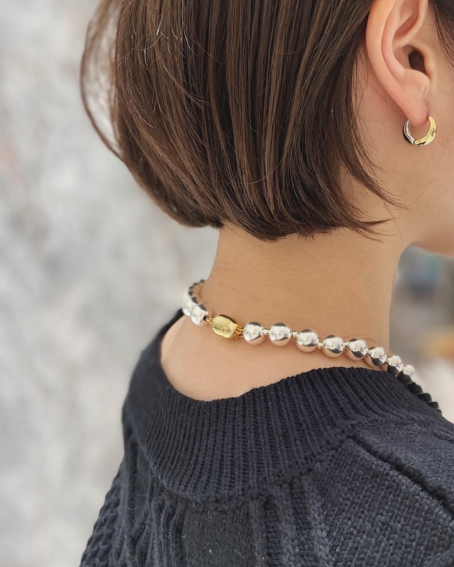 metallic short necklace