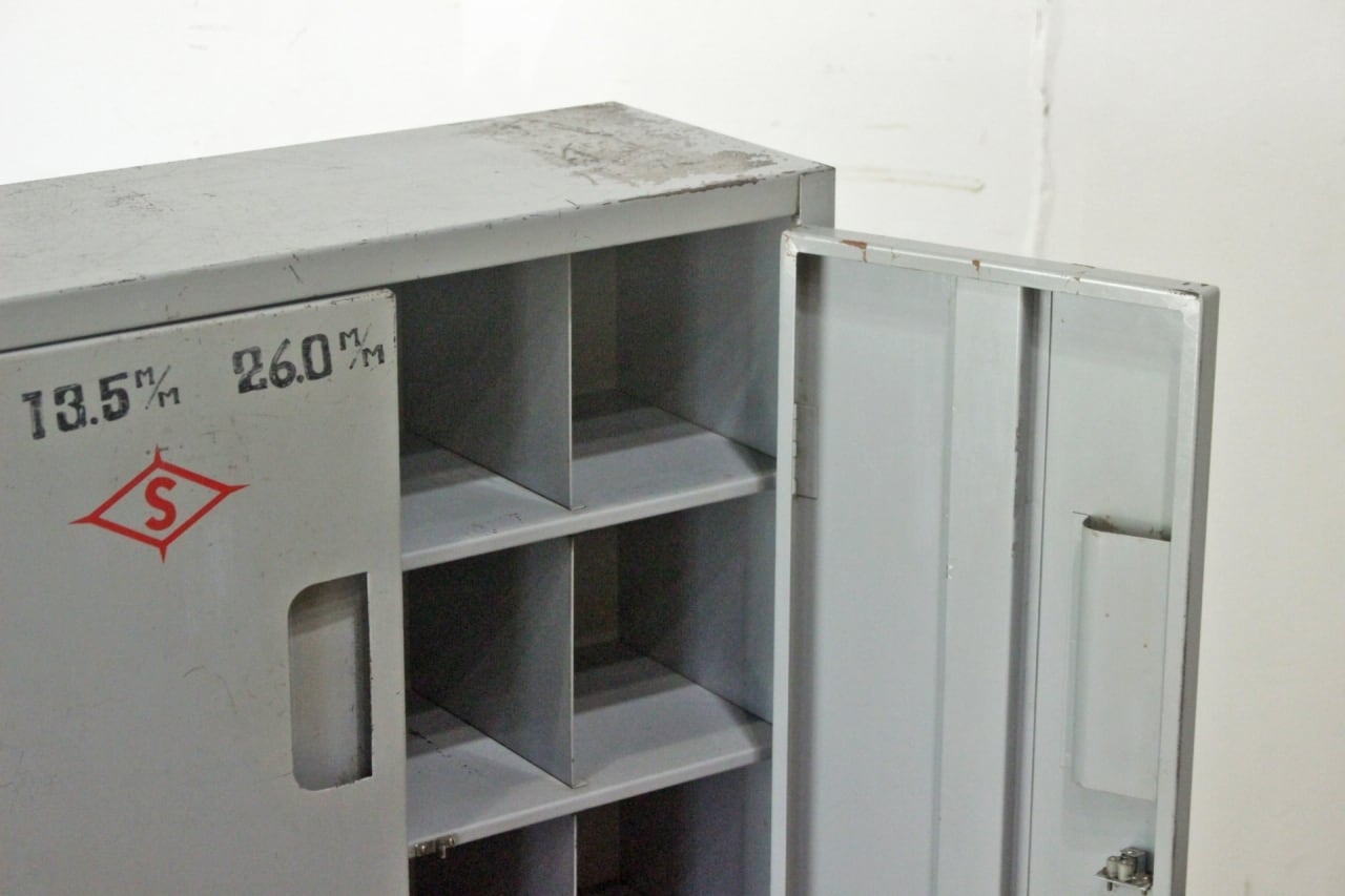 ヴィンテージ インダストリアル ツールキャビネット ツーリングラック 升目 ヴィンテージ インダストリアル ツールキャビネット ツーリングラック