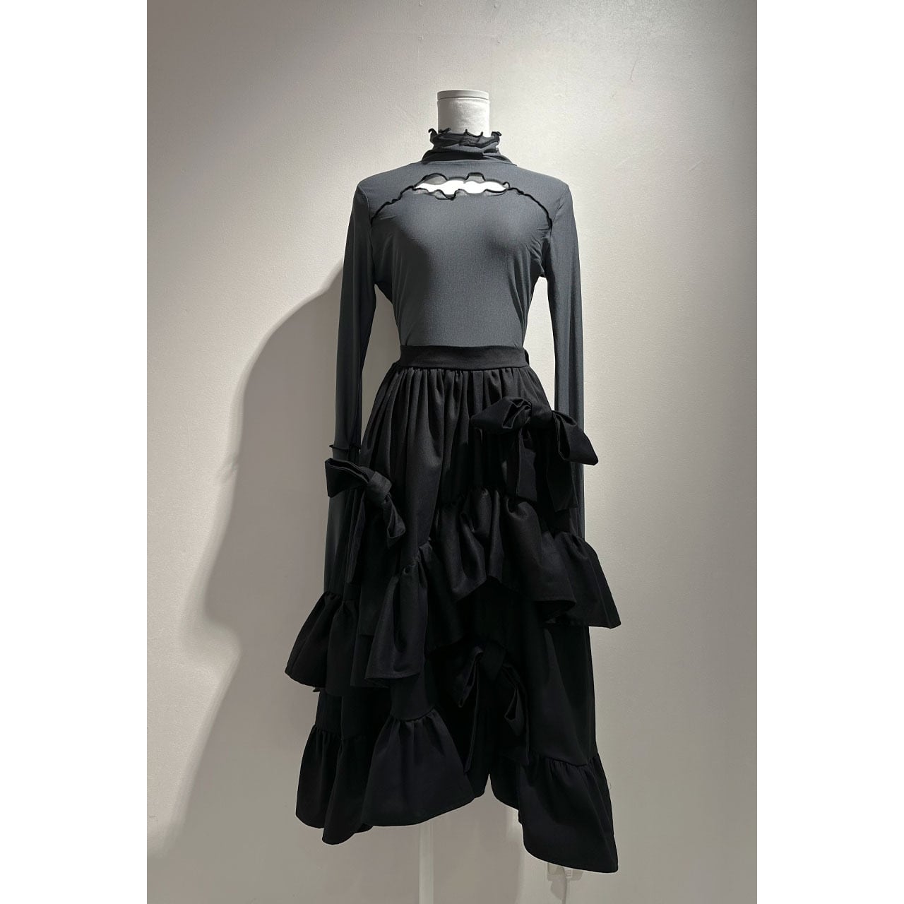 Asymmetry Volume Frill Ribbon Skirt | HEENIE HEENIE 公式オンライン