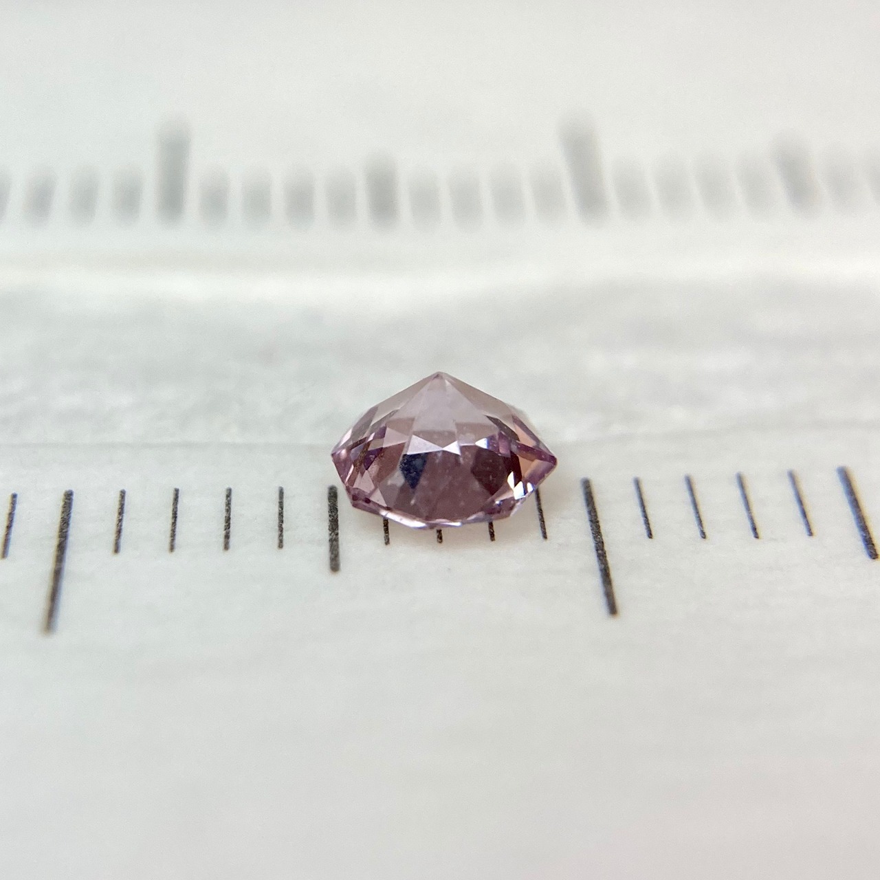 お花みたいな スピネル オクタゴンカット Part2 4.1mm-4.4mm　No.3