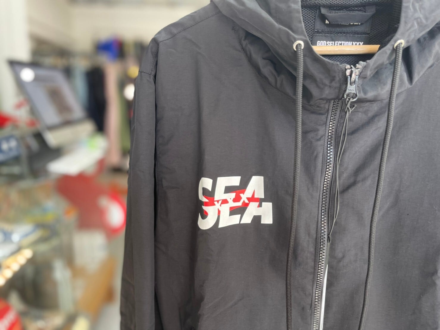 WIND AND SEA × GOD SELECTION XXX WDS × XXX NYLON PARKA BLACK  