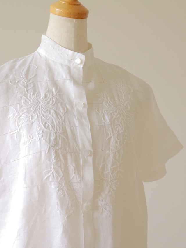 ●Hand embroidery Linen 100% shirt①