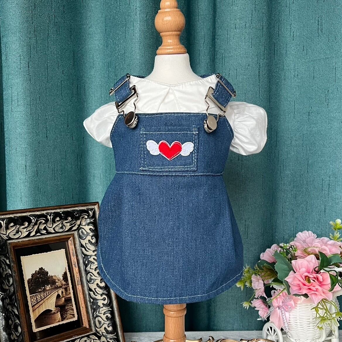 大型犬もOK 可愛めデニムスカートとブラウスのセット