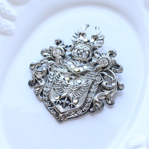 エンブレムブローチ シルバー