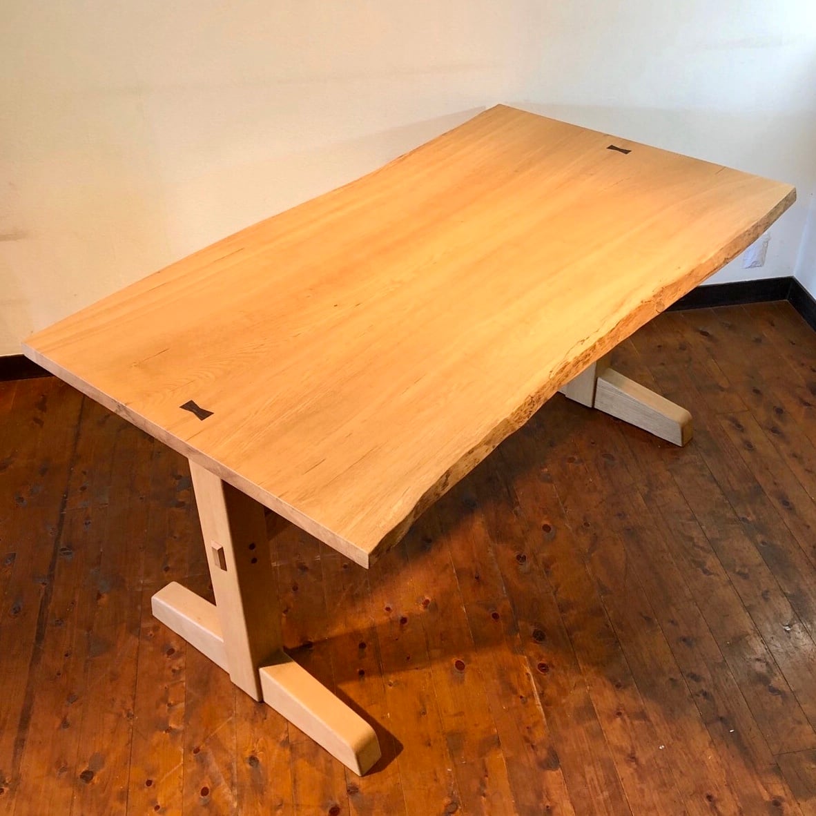 国産ナラ材耳付きダイニングテーブル | 無垢工房 (MUKU KOBO) 京都