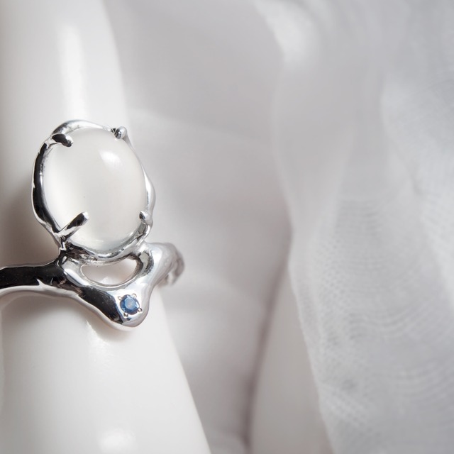 Passage / Moonstone × Tanzanite Ring
