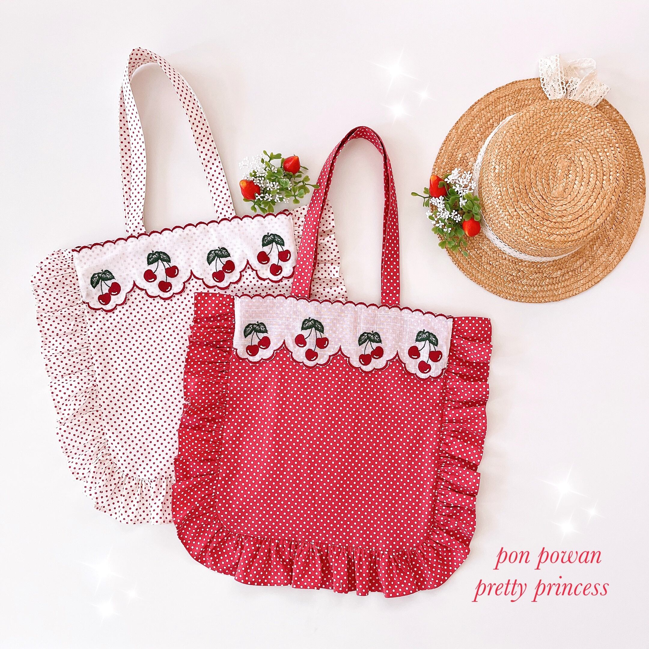 なつ様 専用ページ(マーガレット刺繍のフリルエプロン)90サイズ