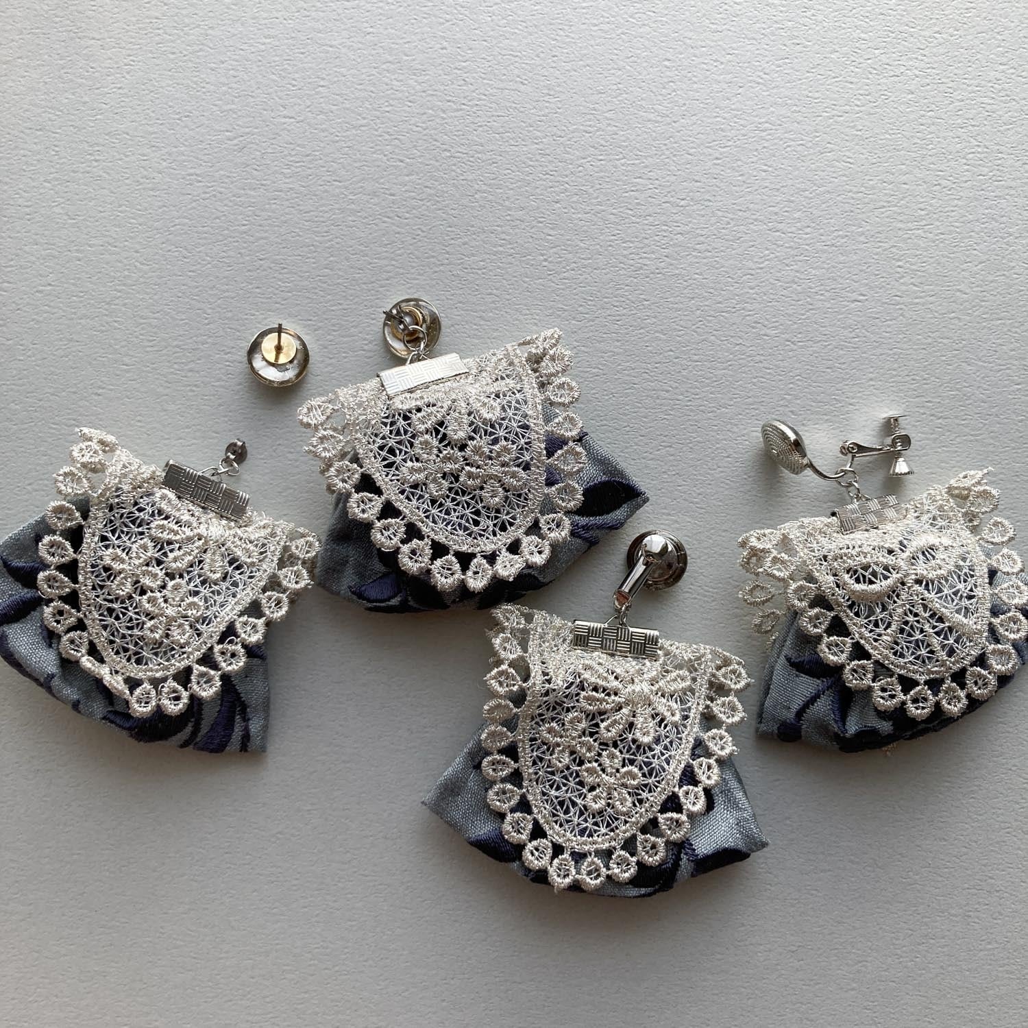 シルバーレースと刺繍リボンの大ぶりタッセル〈ピアス/イヤリング