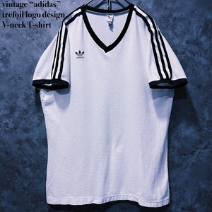 【doppio】vintage “adidas” trefoil logo design V-neck T-shirt