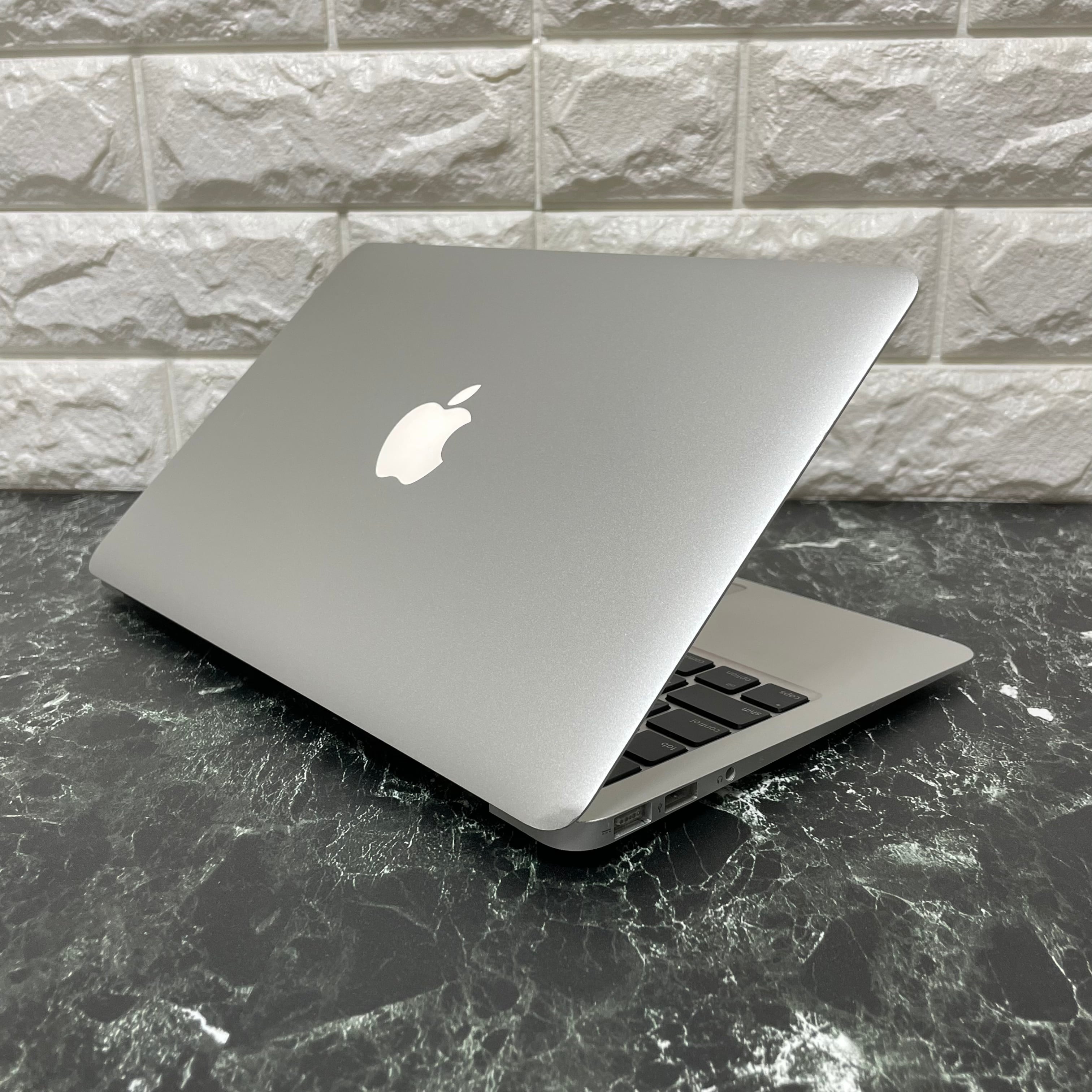 MacBook Air 11インチ2012 i7 SSD500GB 8GB - MacBook本体