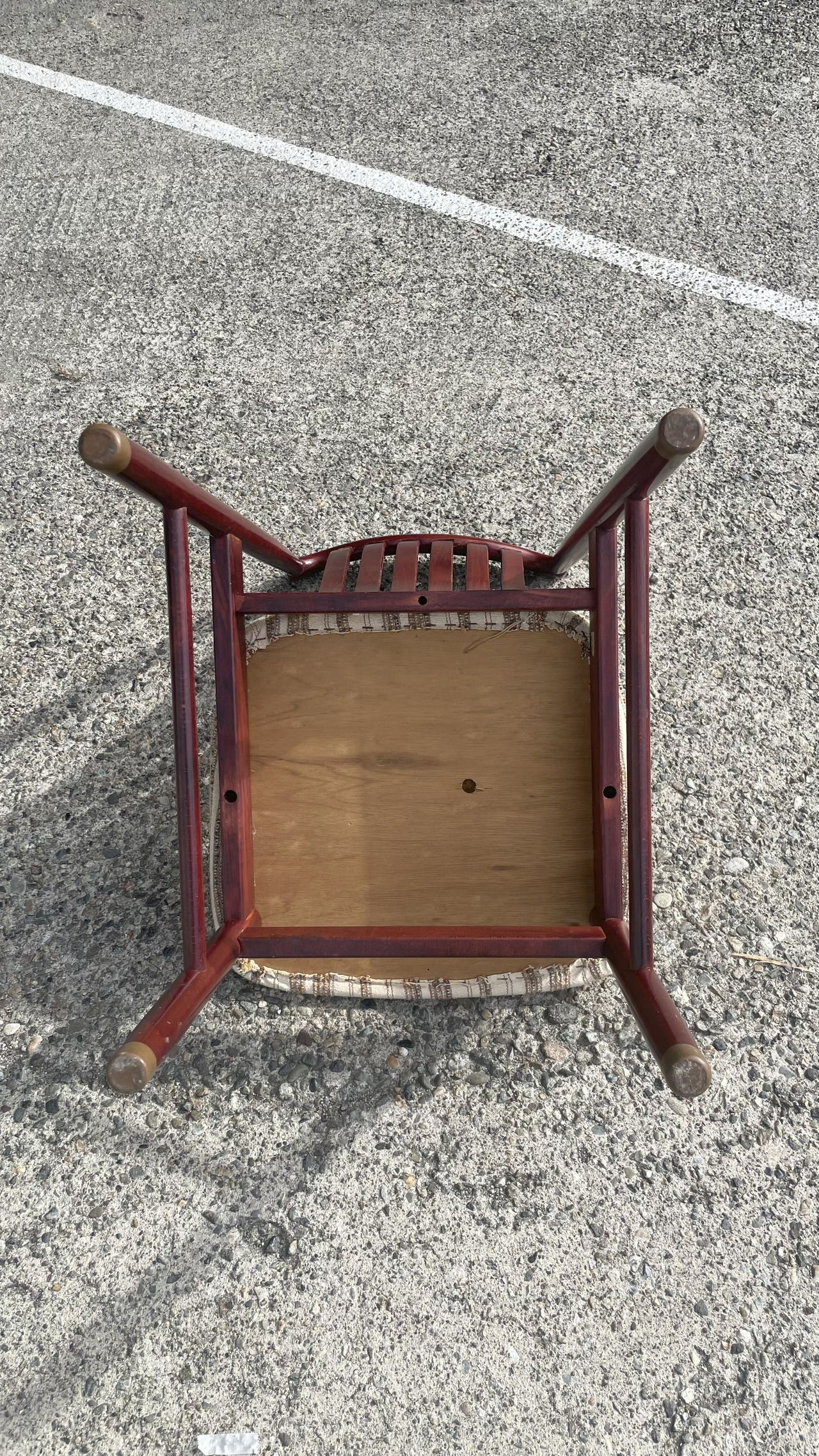 50年の歴史を感じる松田家具のダイニングチェア②