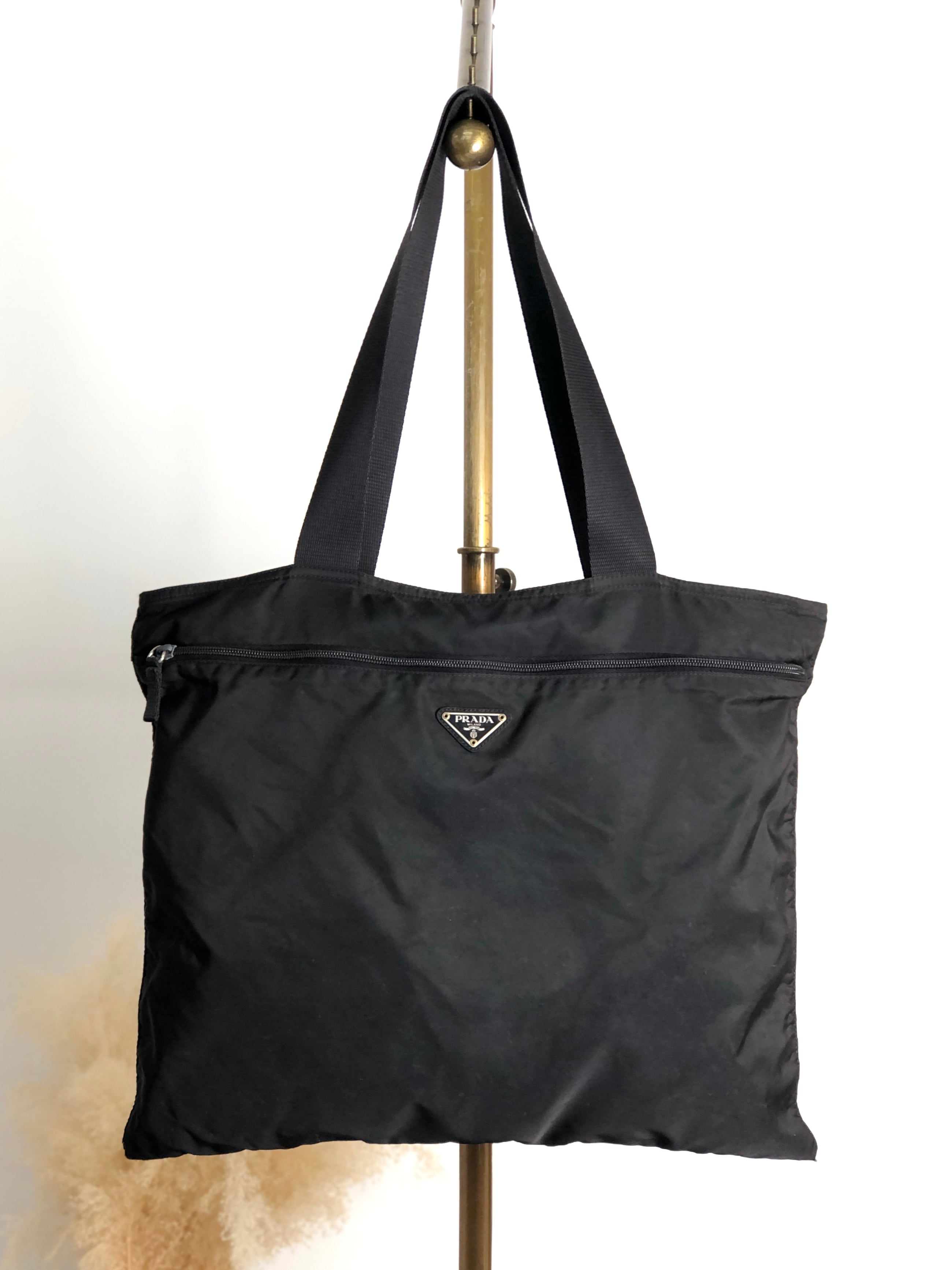 プラダ (PRADA) ナイロントートバッグ 黒 トライアングルロゴ PRADA プラダ ハンドバッグ ブラック トライアングルロゴ ナイロン
