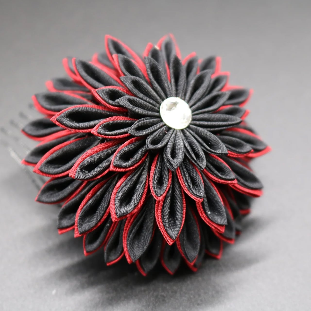 二重はんくすのコーム ［つまみ細工］/ Nijuhankusu comb［Tsumami
