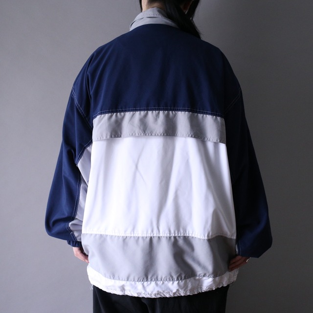 3-tone switching design over silhouette zip-up jacket