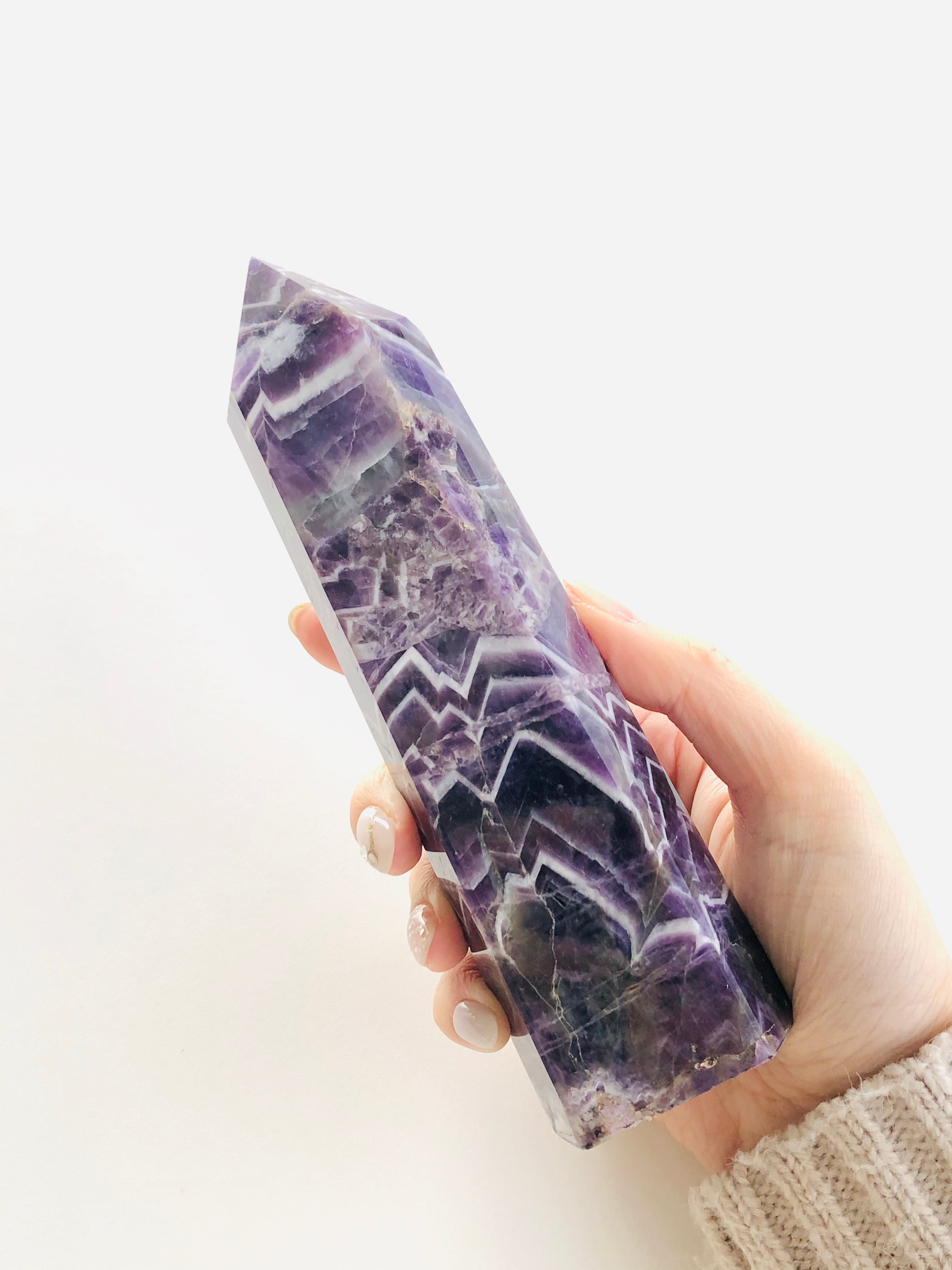 シェブロンアメジストの大きなポイント(17.5センチ)