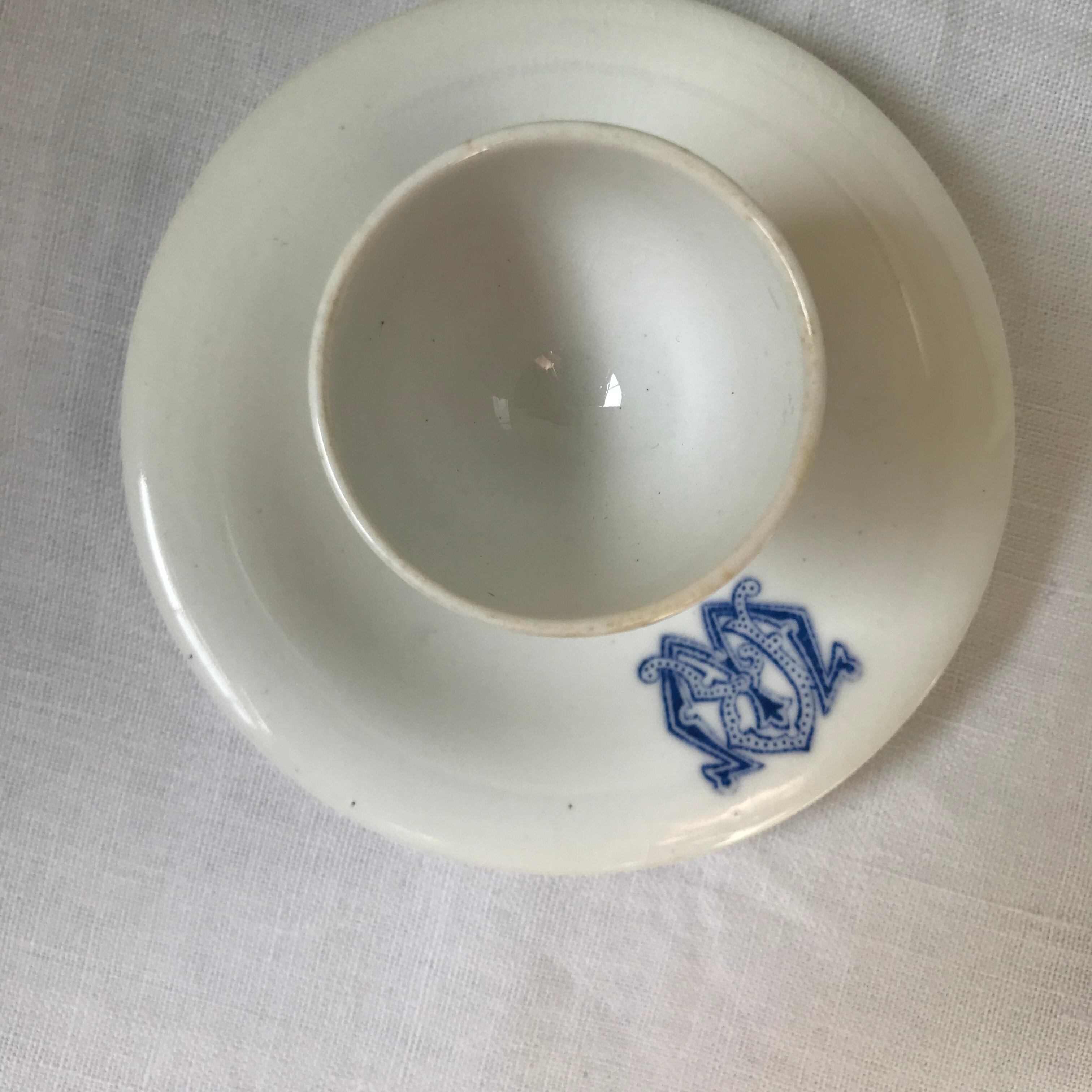 受け皿付きのエッグカップ | Say it with Lucy's