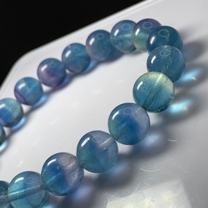 5.スカイブルーメイン♪グラデーションフローライトブレスレット