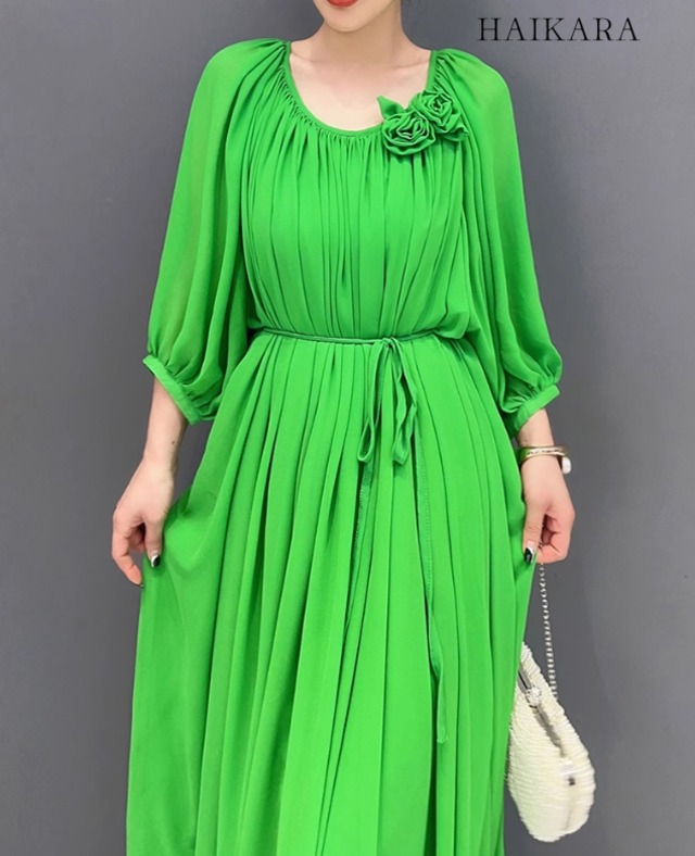 Loose long dress with gathered corsage