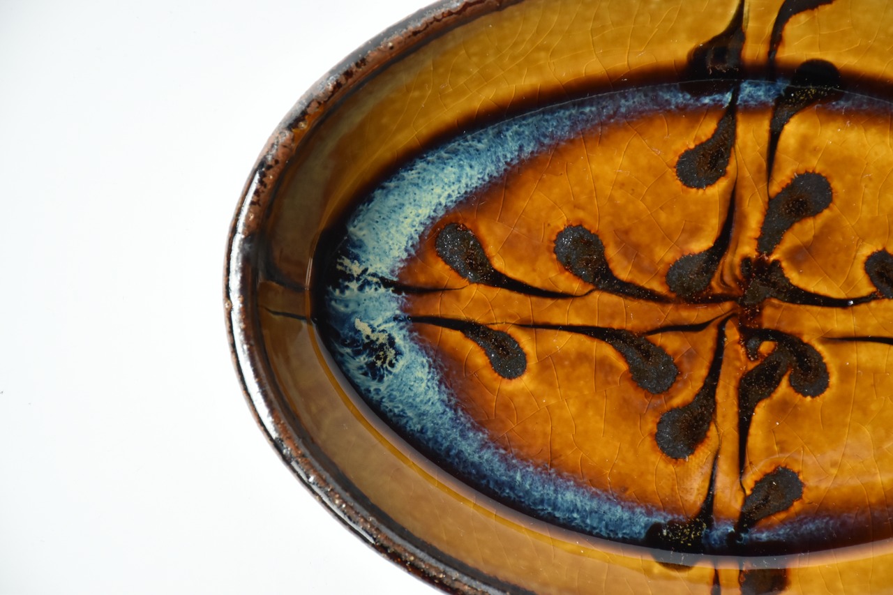 小代焼ふもと窯 / 井上尚之 : 楕円皿 (中) スリップウェア ⑤