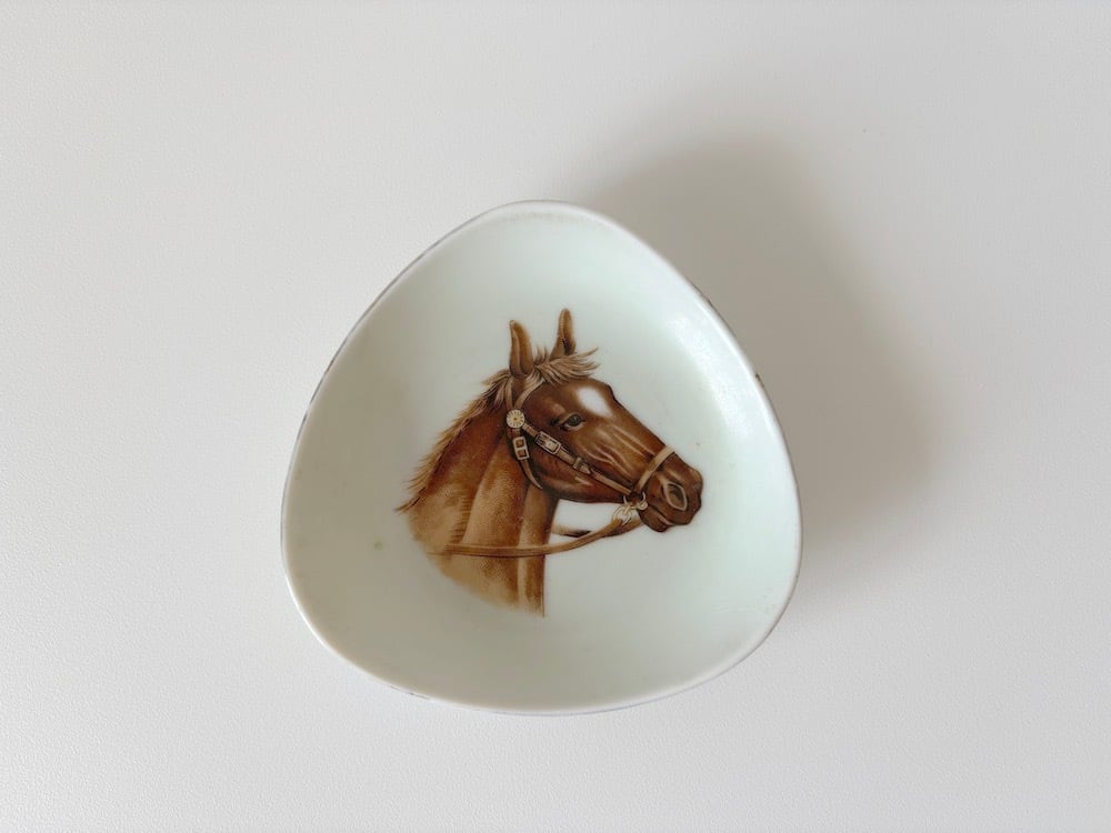 フランス】馬の三角形のお皿 | Pay ID