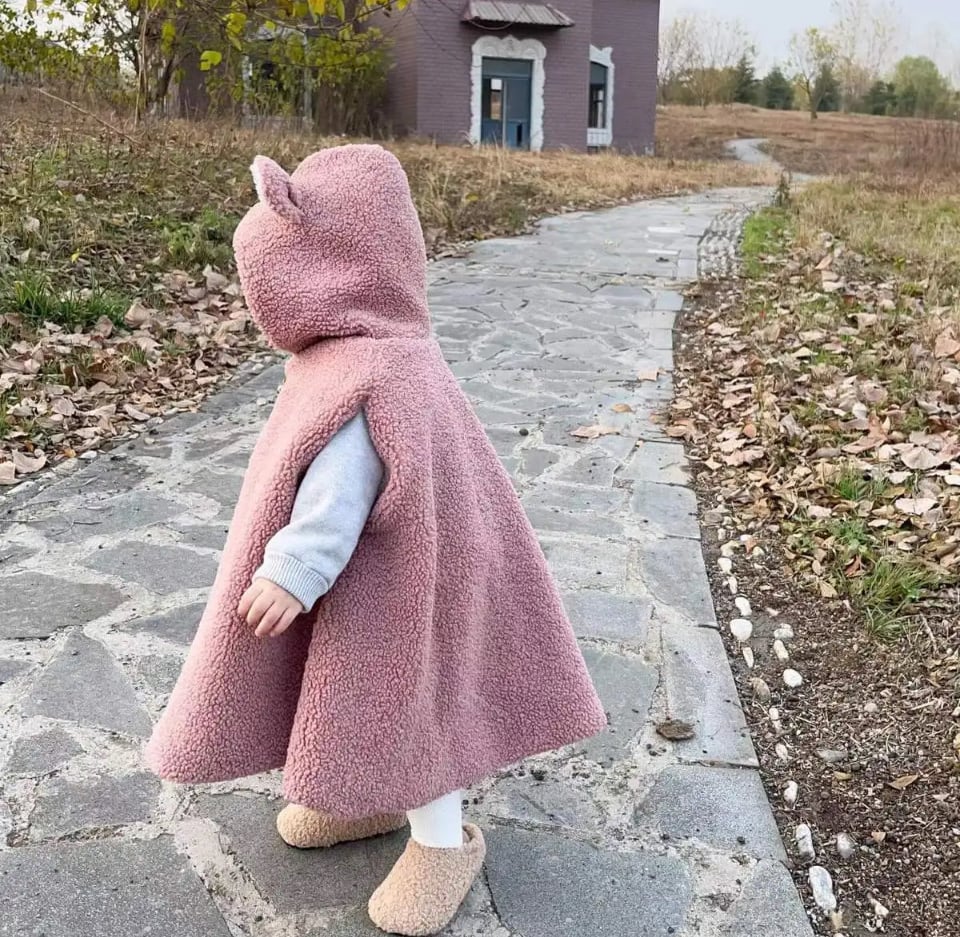 くまさんキッズポンチョ•••キッズ　ベビー　ボア　もこもこ　ふわふわ　コート　ベスト　ジレ　ボーイ　ガール