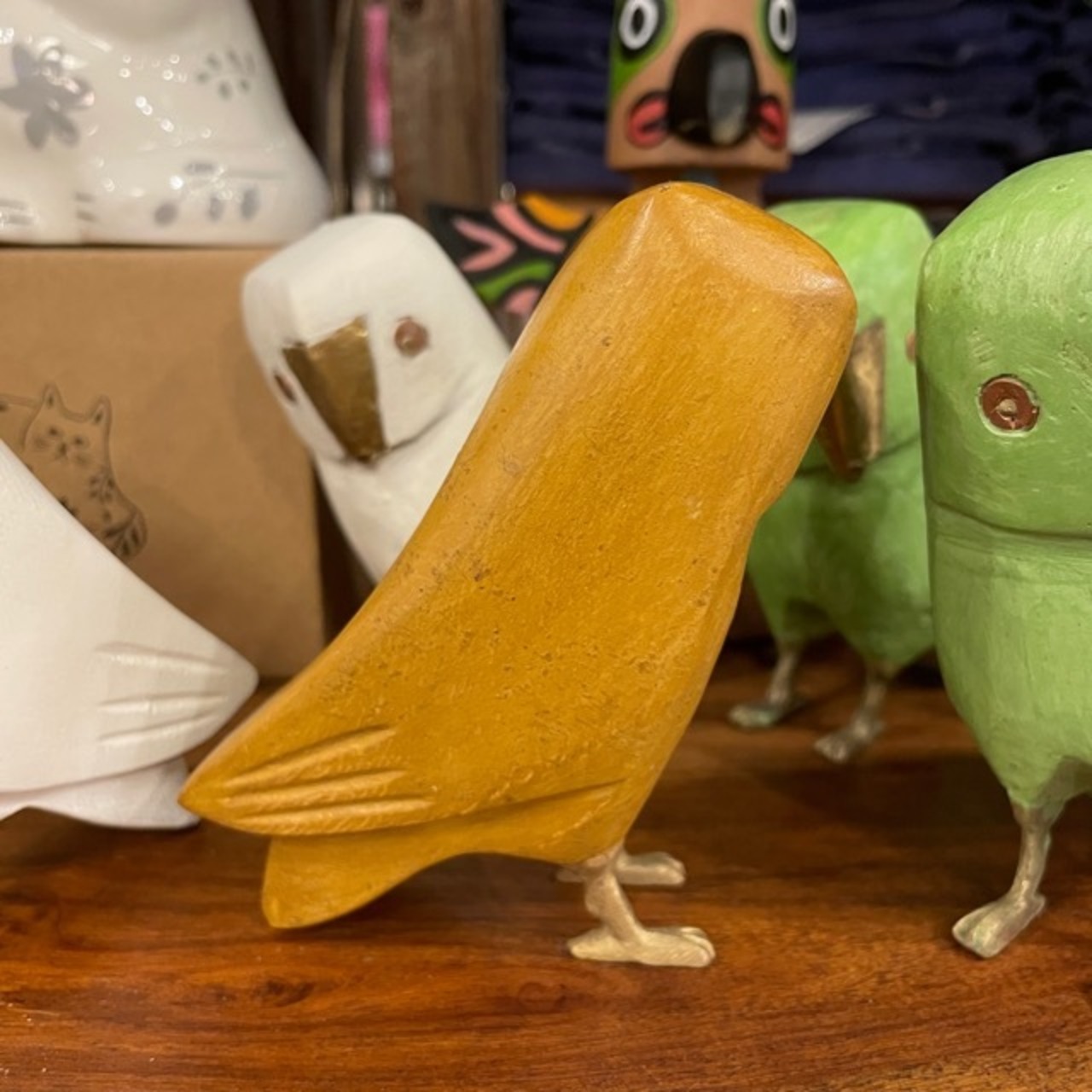 India mango wood owl objet large 3color / インド マンゴーウッド ふくろう オブジェ Lサイズ 全3色 フクロウ 梟 置物 ハンドメイド ナチュラル 天然木 かわいい 動物モチーフ プレゼント ギフト インテリア 雑貨