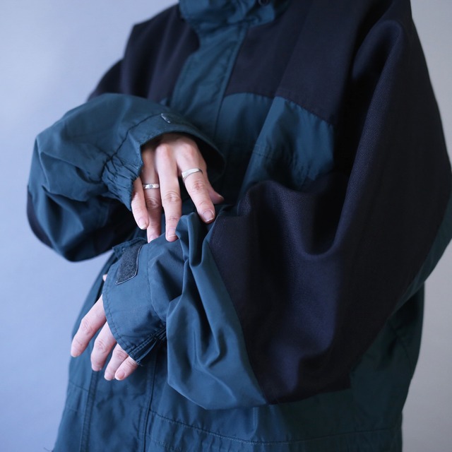 "Columbia" black × green good bi-color over silhouette mountain jacket