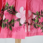 フラダンス 衣装 パウスカート KilaKila Market ピンク系 日本製 シングル ハイビスカス柄 レイ柄 かわいい 華やか 鮮やか 明るい 白 緑 ハワイアン アロハ ハワイアンプリント フラ ダンス レッスン 練習 ハワイ おしゃれ ダンス衣装
