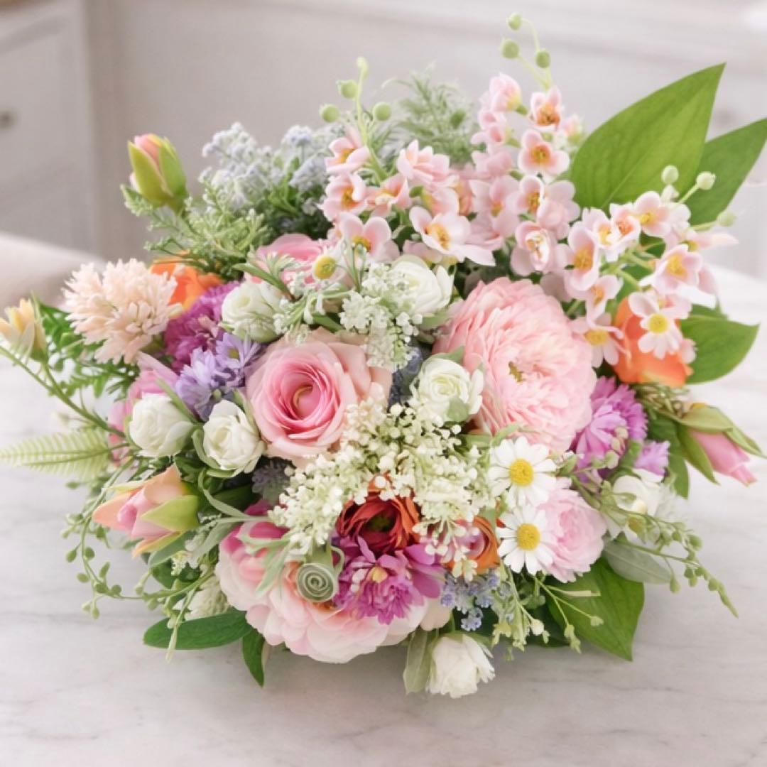 光触媒フラワー】牡丹と薔薇の幸福アレンジ 〜幸せを呼ぶ鈴蘭と野花の