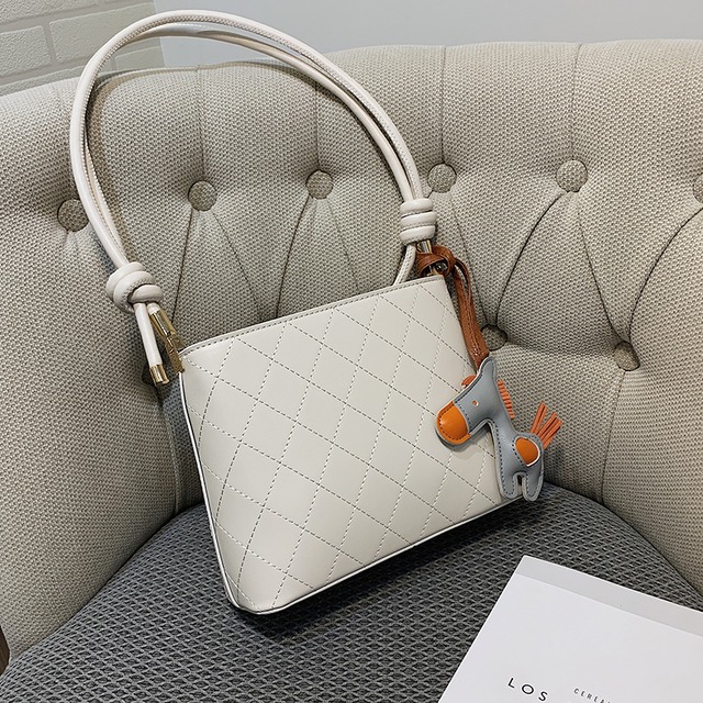 Linggeスモールバッグレディースバッグ2020新しいトレンディなファッションネットセレブウエスタンスタイルショルダーバッグ人気の全試合メッセンジャーバケットバッグ Tiancai_Wing_Bag1903282