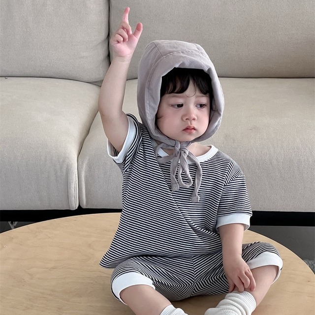 【BABY】韓国風　ボーダーセットアップ