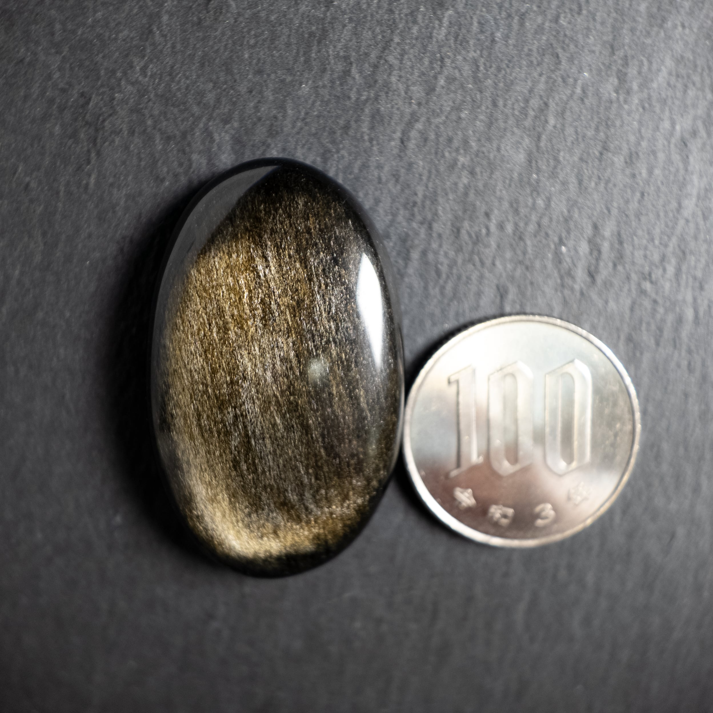 ゴールデンオブシディアン 23.36 x 38.54 x 7.88mm・Golden Obsidian