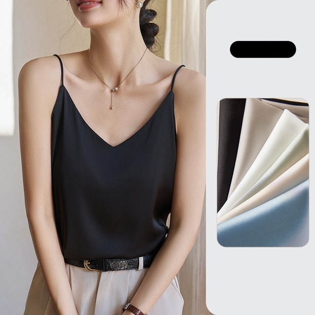 細ストラップ ツヤ感 Vネック キャミソール レディース プルオーバー インナー ミディアム 袖なし ノースリーブ Vネック 襟なし かわいい 大人可愛い きれいめ シンプル カジュアル 上品 おしゃれ こなれ感 エレガント 無地 春 夏 秋 冬 ママ 通勤 学生 学校 通学 デート お出かけ 旅行 公園 女子会 休日 重ね着 体型カバー 普段使い 着回し S M L XL 2XL 大きいサイズ ゆったり 白 ホワイト 黒 ブラック グレー 水色 光沢 ライトブルー シャンパン ビーンズグリーン