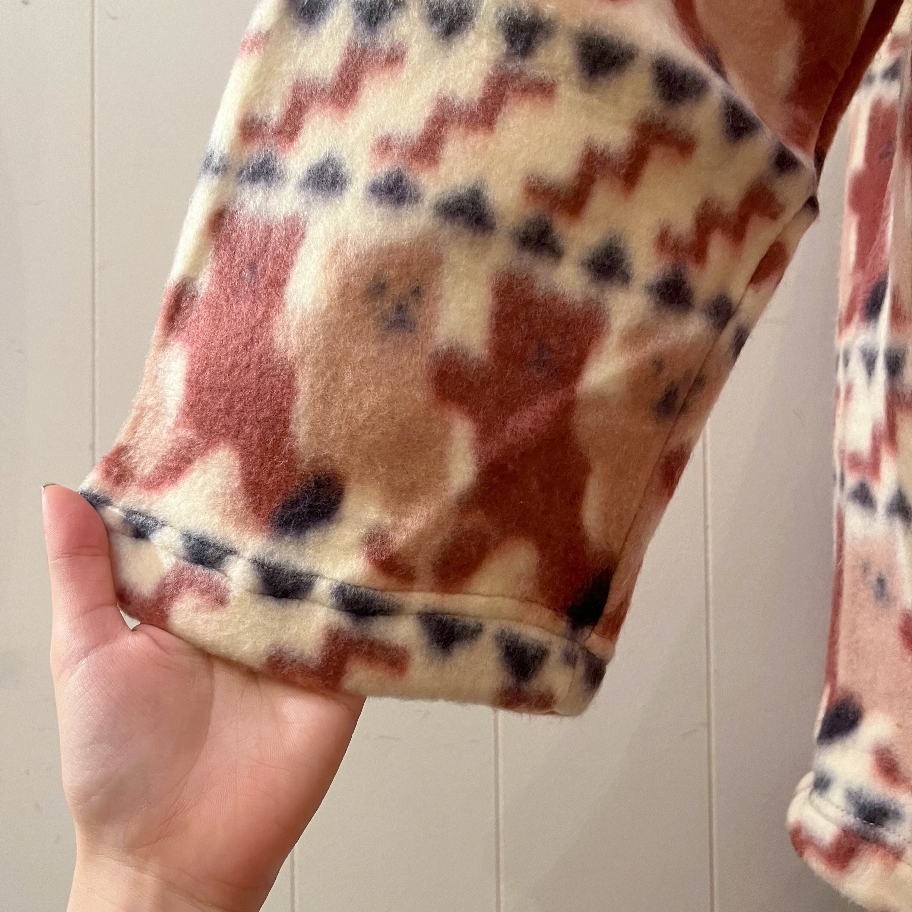 bear line fleece pullover