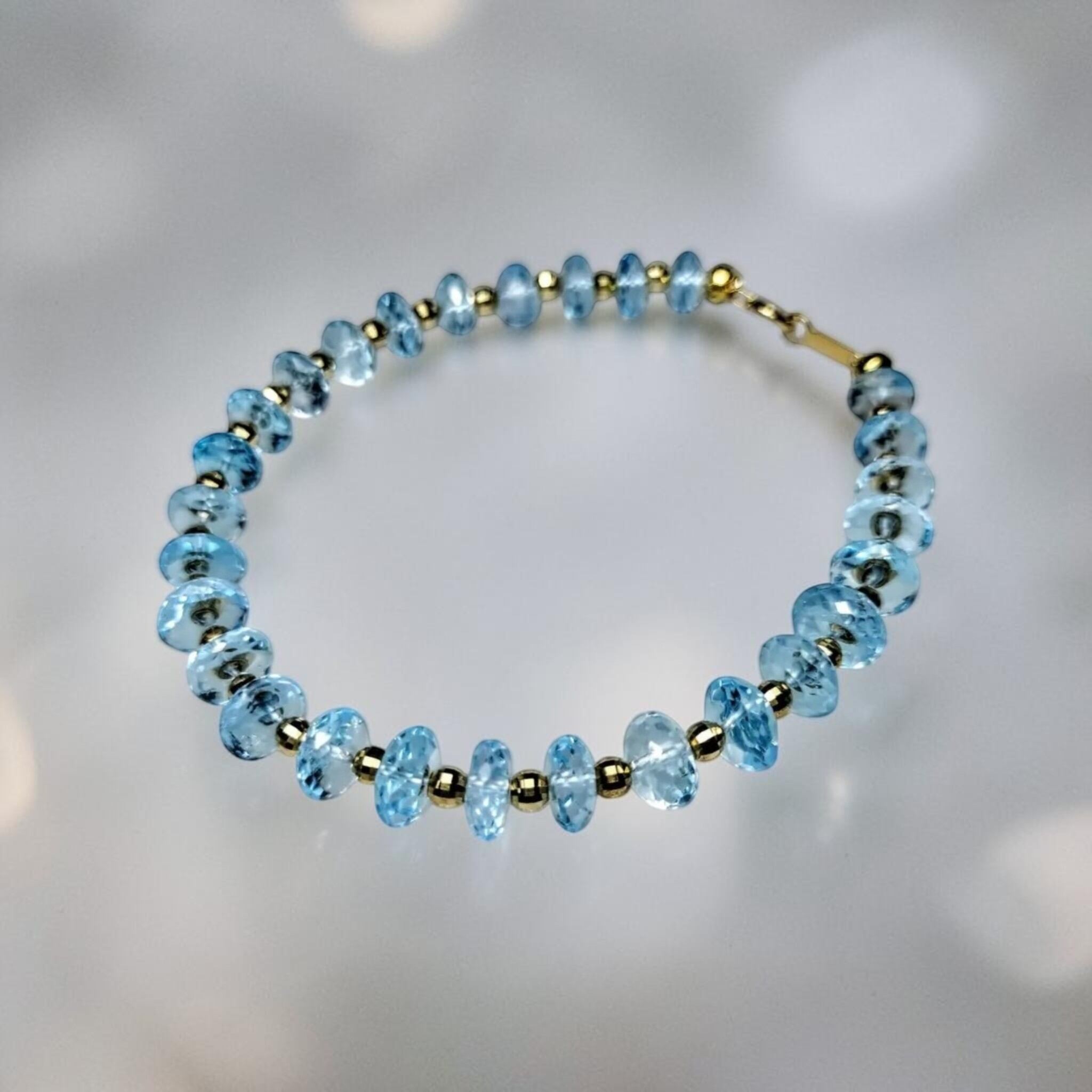 鑑別書付( Certificate )☆K18 Blue topaz(ブルートパーズ)☆bracelet