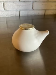 馬場勝文 白磁マット すずふたしょうゆ差し(丸)