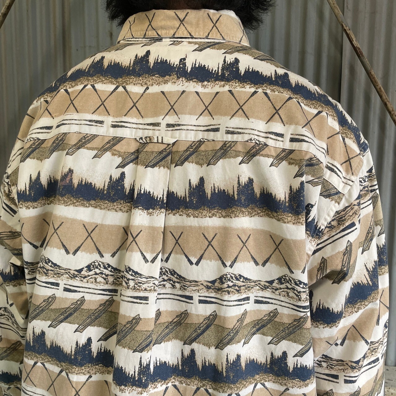 AUTHENTIC OUTFITTERS ボタンダウンアウトドア 総柄シャツ メンズL 